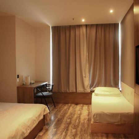 Heye International Youth Hostel Chongqing Esterno foto
